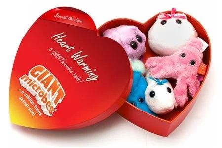 846869004205 Giant Microbes, Heart Warming Gift Pack*