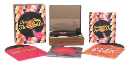 9780762462353 Teeny-Tiny Turntable: Includes 3 Mini Lp's To Play!